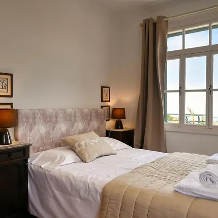 Os Ferreirinhos, A In Madeira