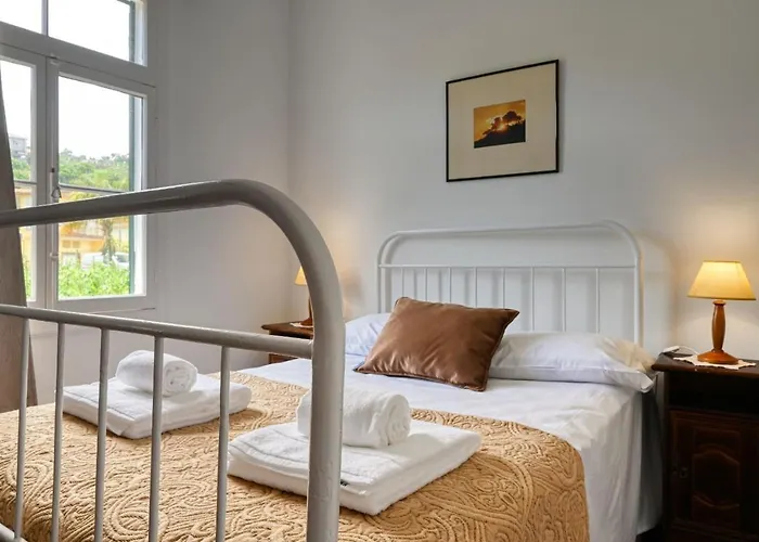 Os Ferreirinhos, A In Madeira *