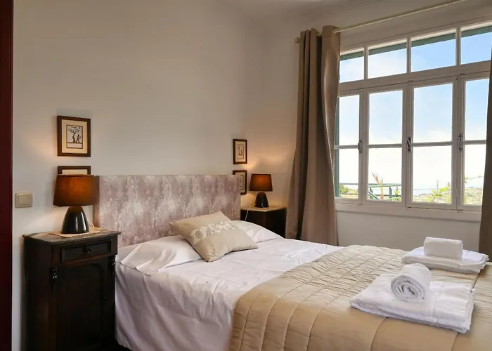 Os Ferreirinhos, A In Madeira