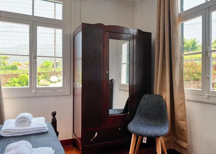 Os Ferreirinhos, A In Madeira *